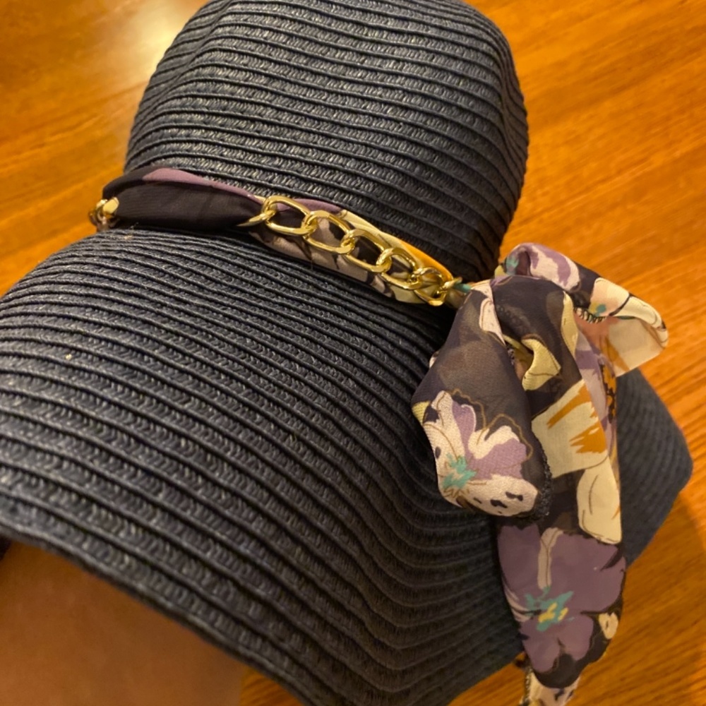 Sun hat - Picture 3 of 3